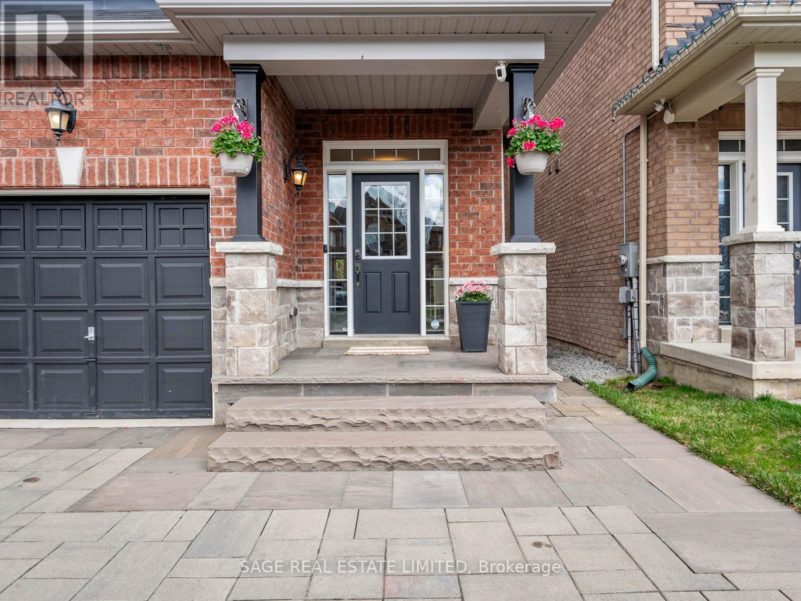 62 Donald Stewart Crescent, East Gwillimbury, Ontario  L0G 1M0 - Photo 4 - N13093538