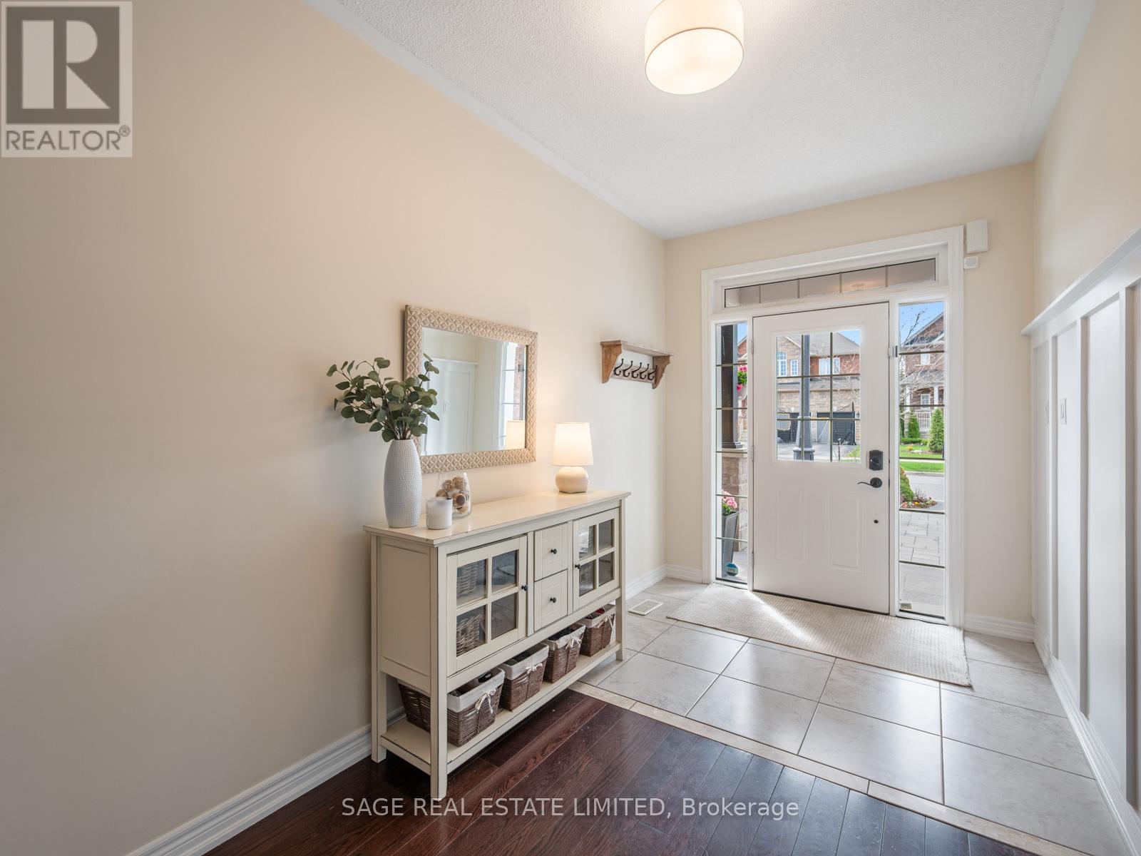 62 Donald Stewart Crescent, East Gwillimbury, Ontario  L0G 1M0 - Photo 6 - N13093538