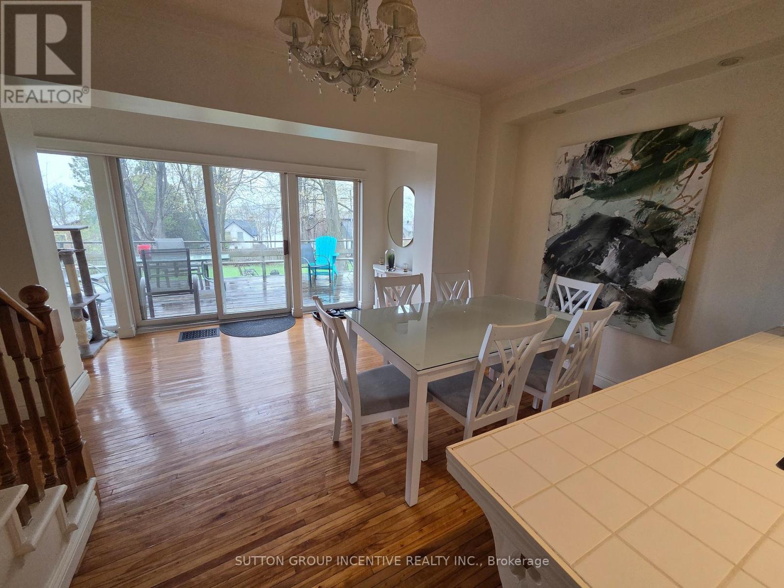 203 Blake Street, Barrie, Ontario  L4M 1K6 - Photo 3 - S13093518