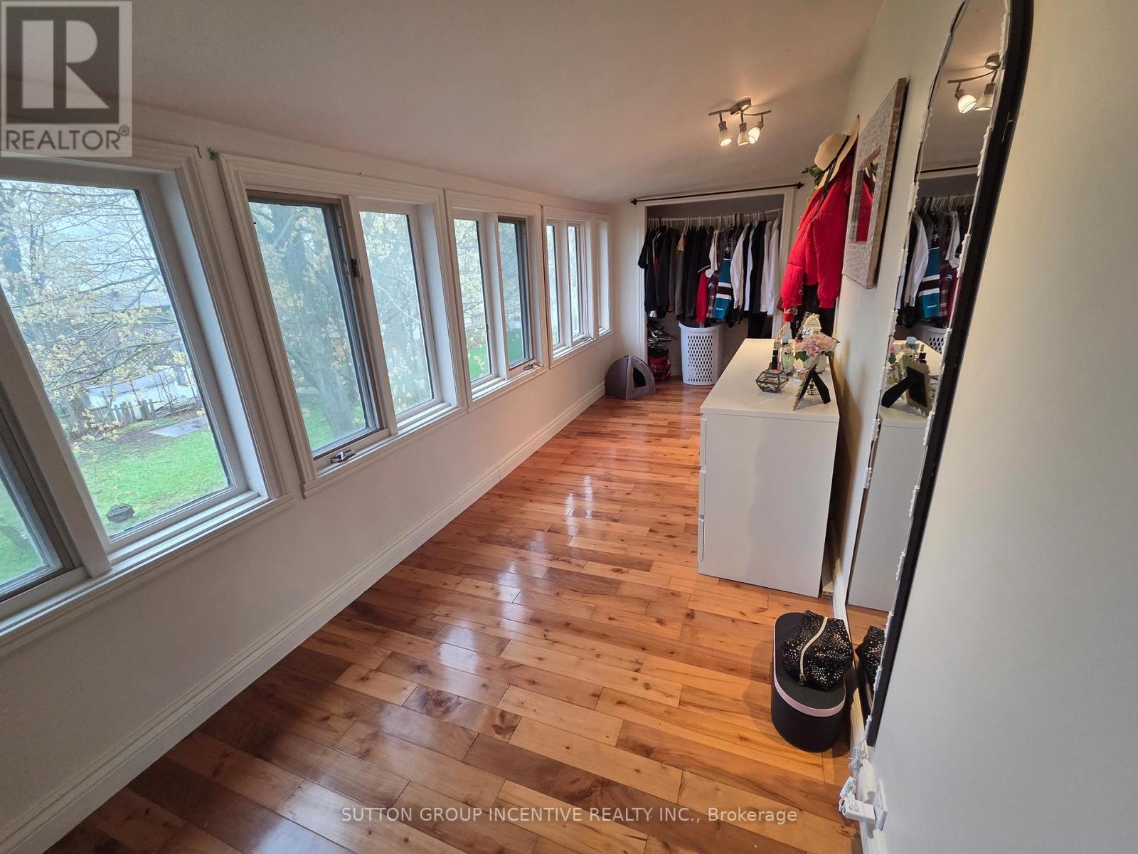 203 Blake Street, Barrie, Ontario  L4M 1K6 - Photo 8 - S13093518