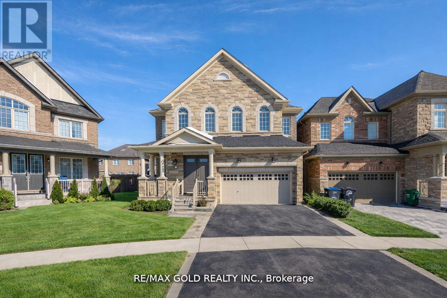 10 SPOKANNE STREET, brampton (sandringham-wellington north), Ontario