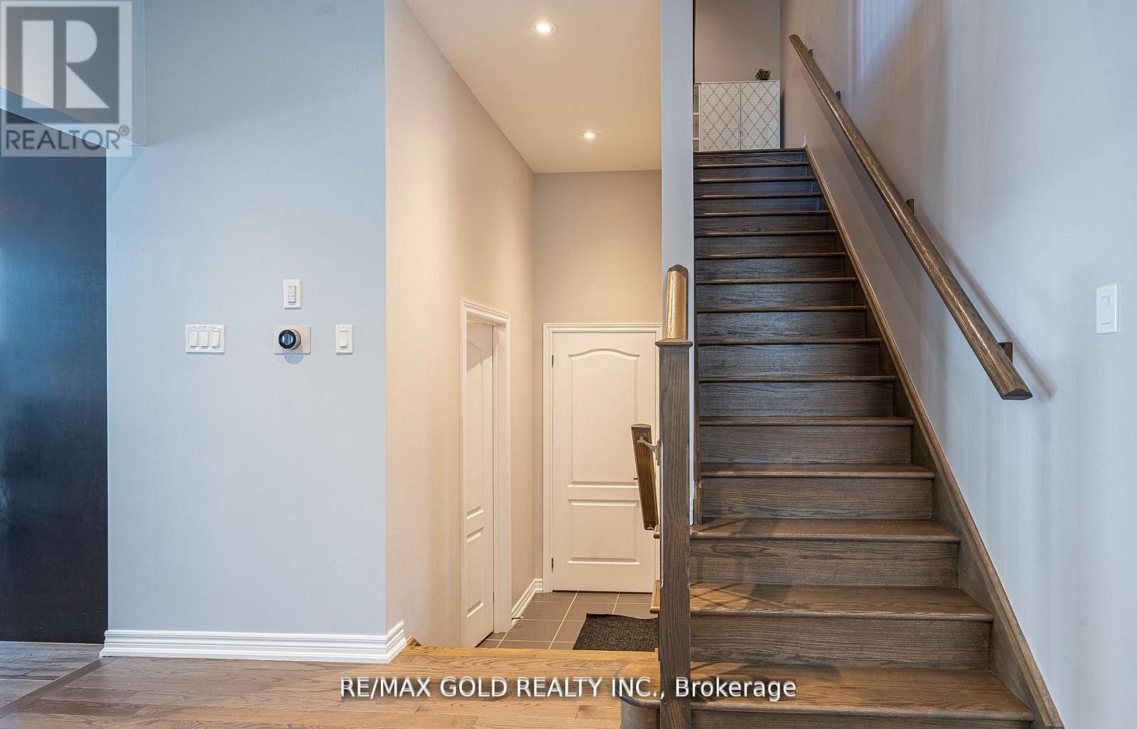 10 Spokanne Street, Brampton (Sandringham-Wellington North), Ontario  L6R 4A2 - Photo 16 - W13093512