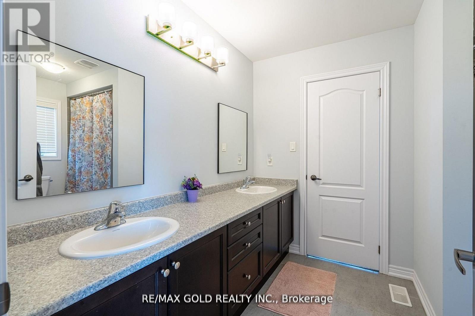 10 Spokanne Street, Brampton (Sandringham-Wellington North), Ontario  L6R 4A2 - Photo 26 - W13093512