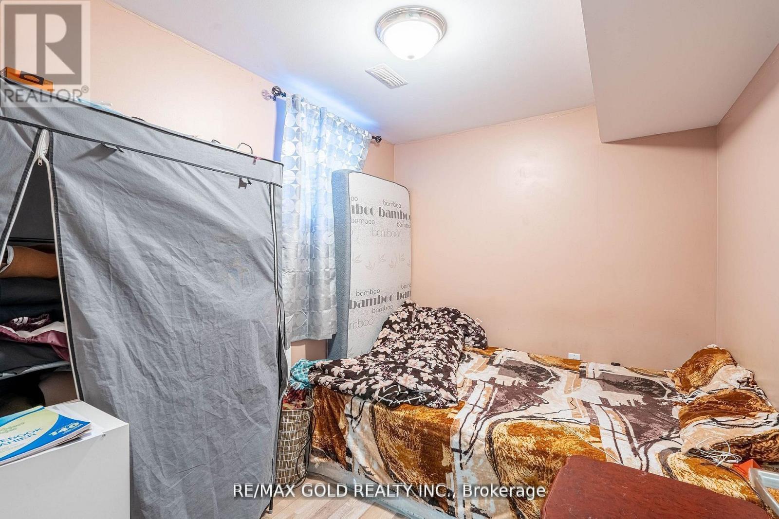10 Spokanne Street, Brampton (Sandringham-Wellington North), Ontario  L6R 4A2 - Photo 32 - W13093512