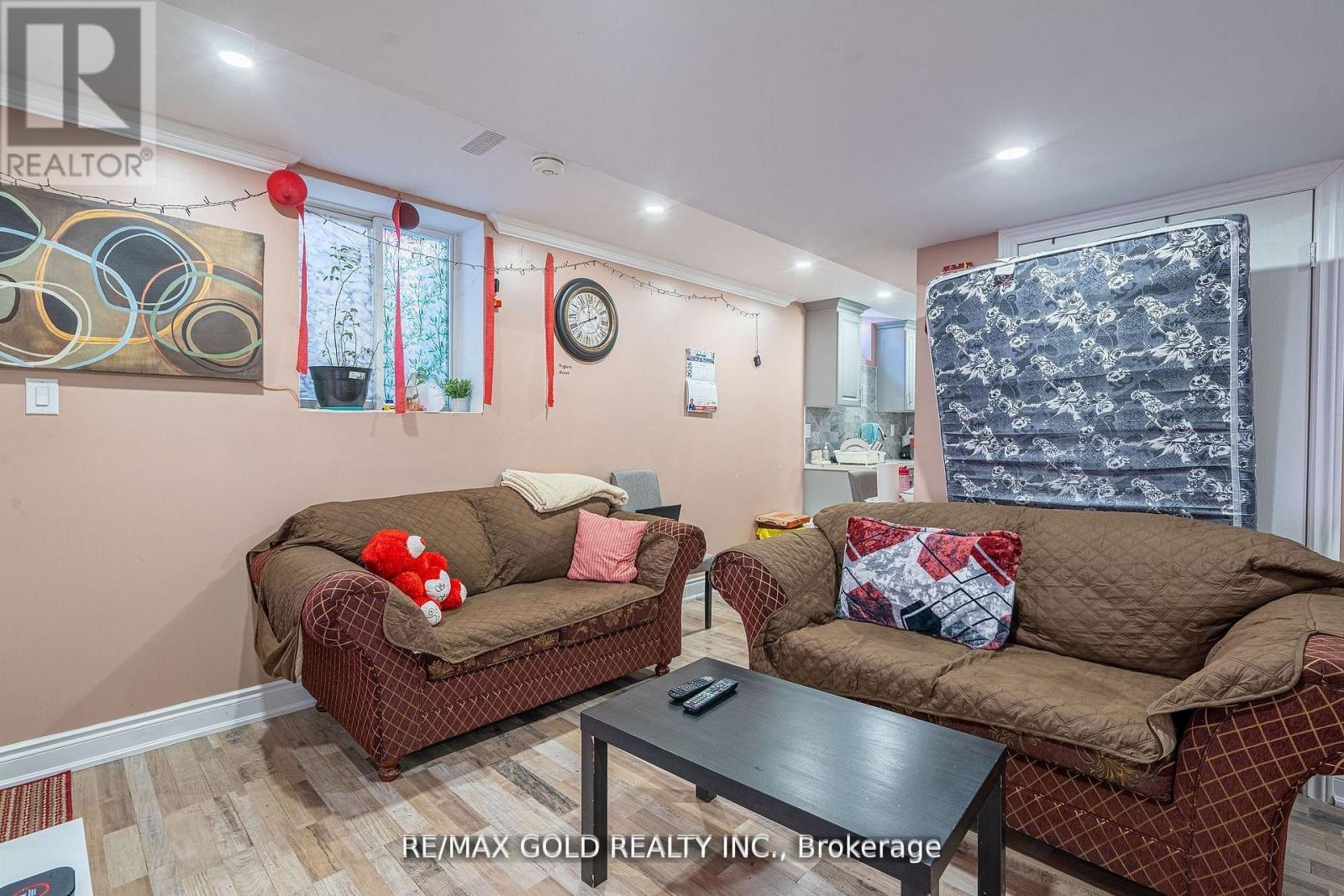 10 Spokanne Street, Brampton (Sandringham-Wellington North), Ontario  L6R 4A2 - Photo 35 - W13093512