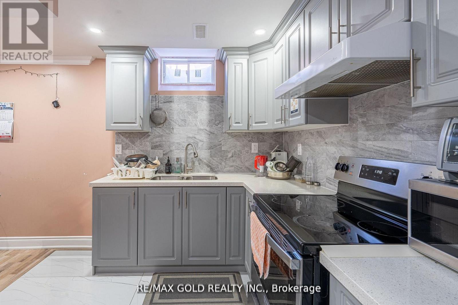10 Spokanne Street, Brampton (Sandringham-Wellington North), Ontario  L6R 4A2 - Photo 38 - W13093512