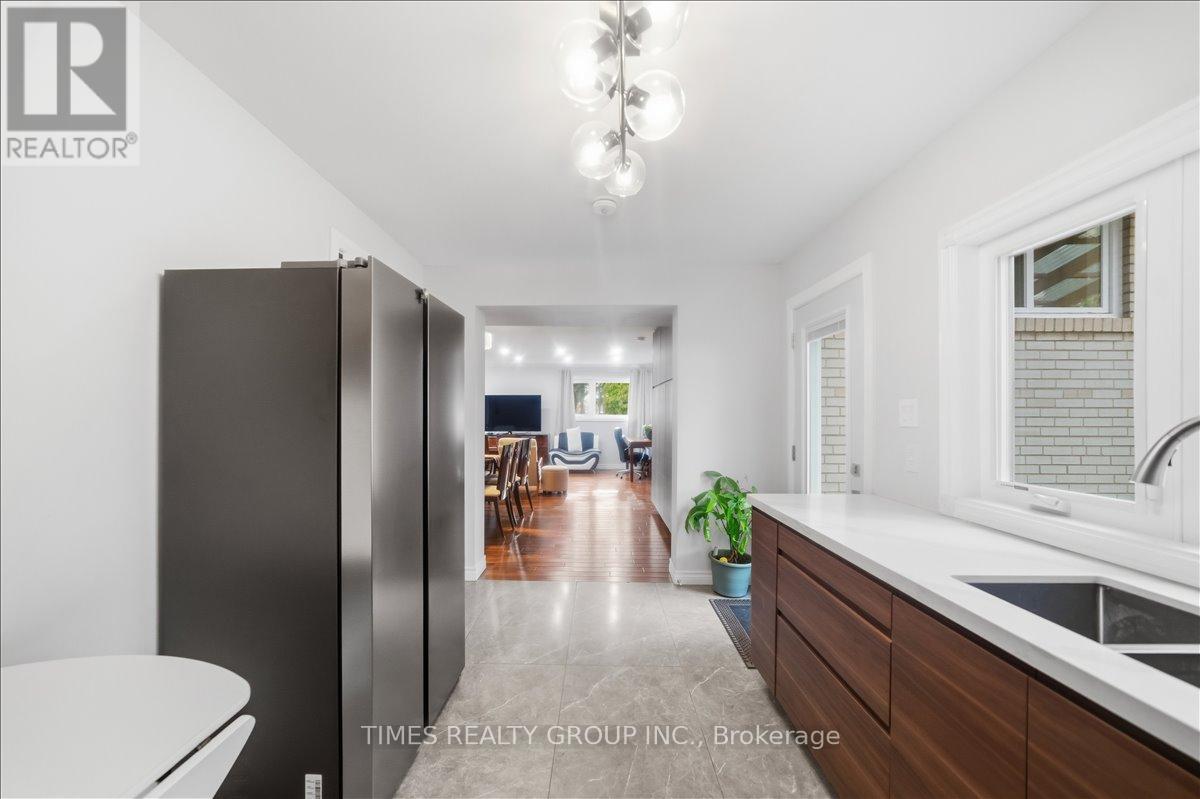 651 Burnhamthorpe Road, Toronto, Ontario  M9C 2Z1 - Photo 15 - W13093536