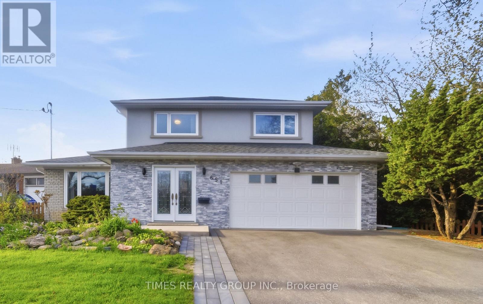 651 Burnhamthorpe Road, Toronto, Ontario  M9C 2Z1 - Photo 2 - W13093536