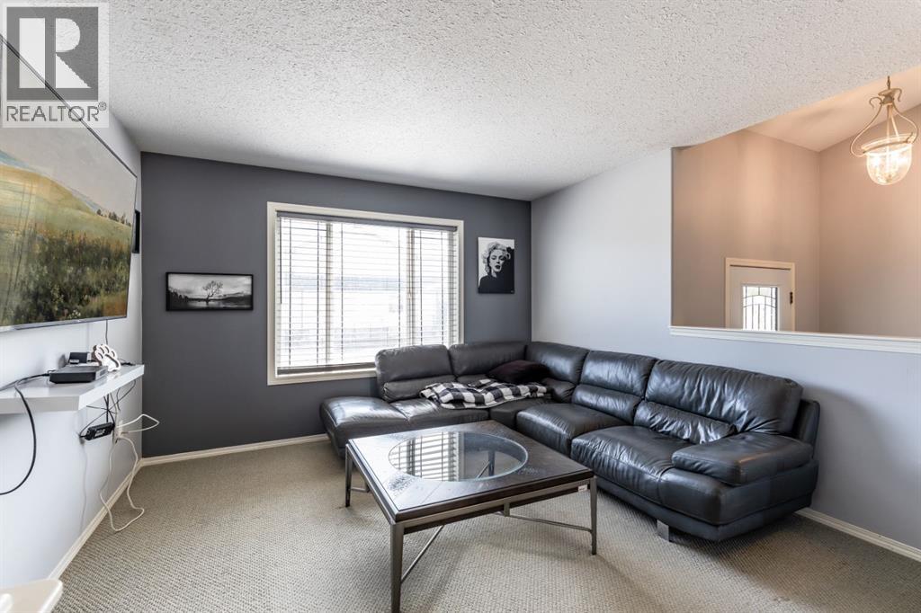 80 Hudson Way Ne, Medicine Hat, Alberta  T1C 1Y6 - Photo 4 - A2306314