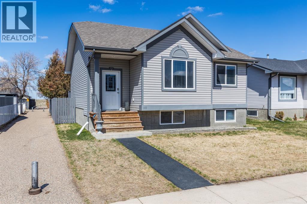 80 Hudson Way Ne, Medicine Hat, Alberta  T1C 1Y6 - Photo 2 - A2306314