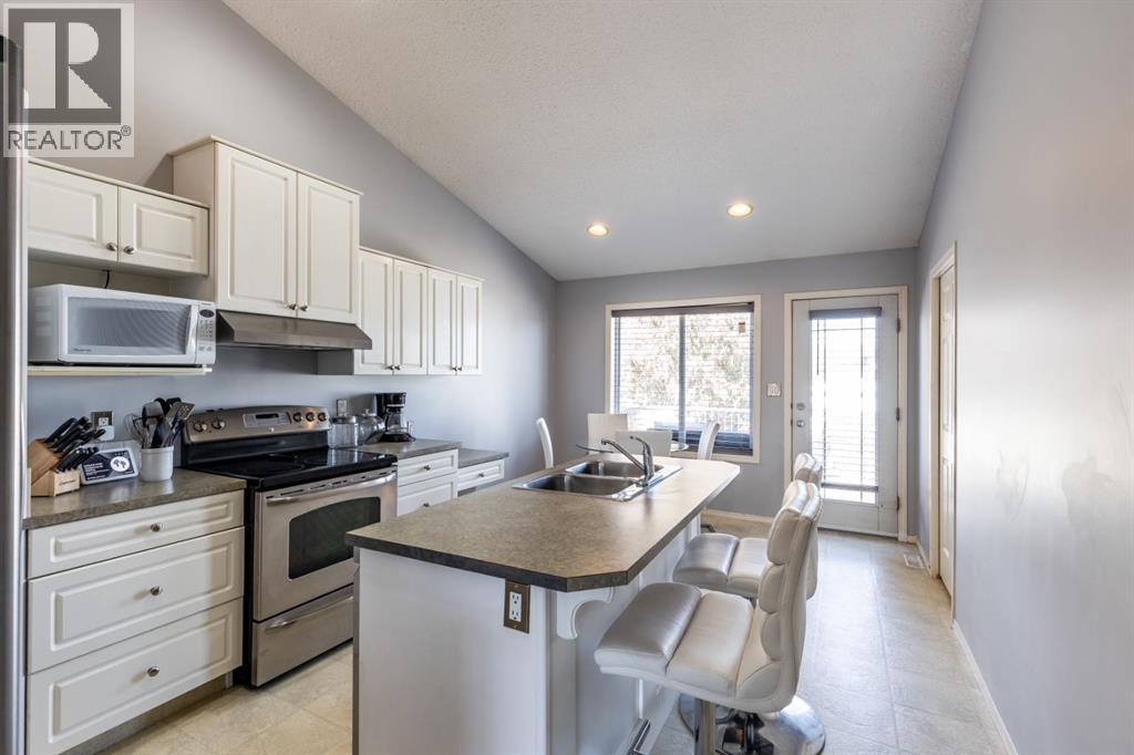 80 Hudson Way Ne, Medicine Hat, Alberta  T1C 1Y6 - Photo 11 - A2306314