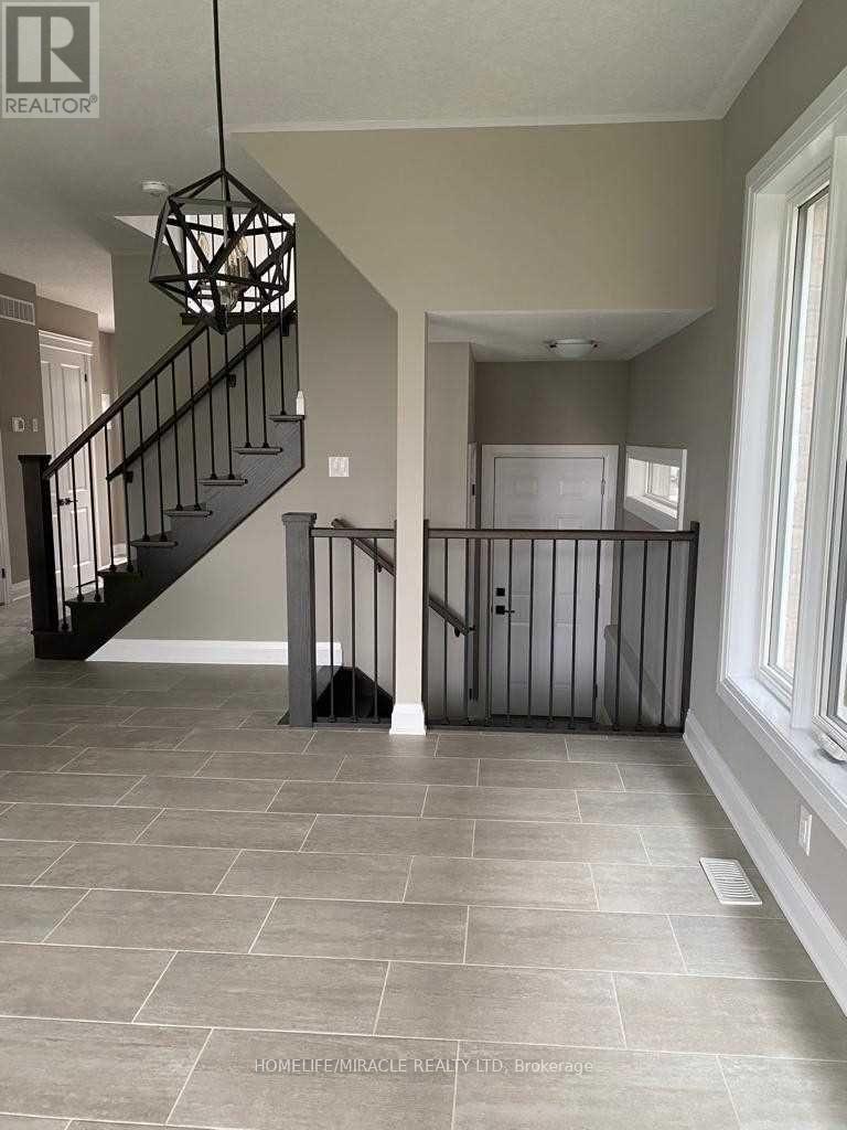 212 Woodbine Avenue, Kitchener, Ontario  N2R 1Y5 - Photo 5 - X13093566