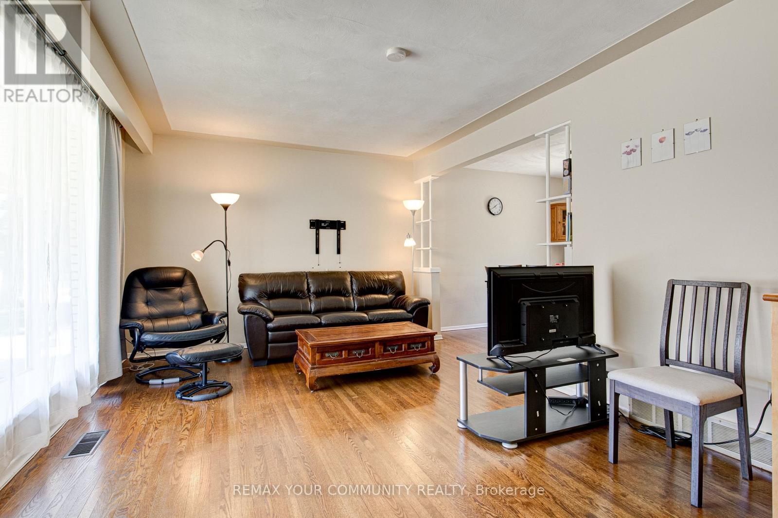 557 Glen Manor Boulevard, Waterloo, Ontario  N2L 4T7 - Photo 9 - X13093576