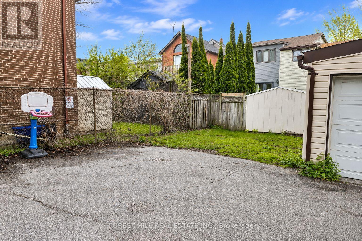 84 Ellerbeck Street, Toronto, Ontario  M4K 2V1 - Photo 3 - E13093336