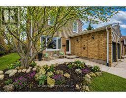 15 DEERWOOD CRESCENT, Kitchener, Ontario