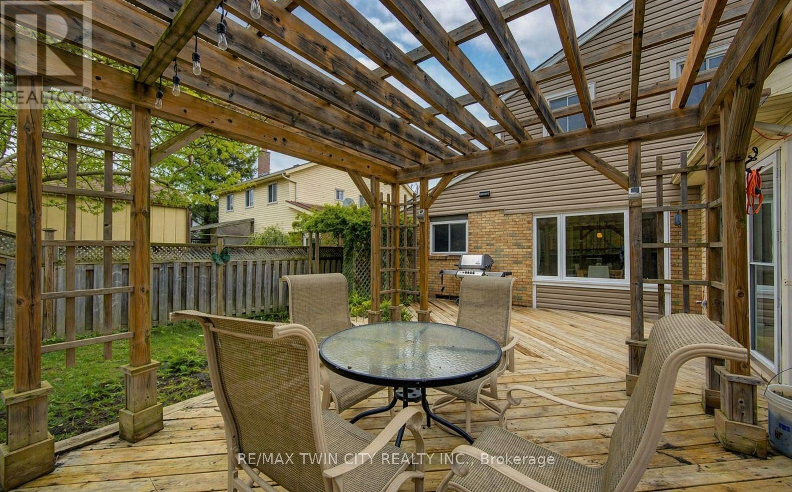 15 Deerwood Crescent, Kitchener, Ontario  N2N 1R4 - Photo 39 - X12956504