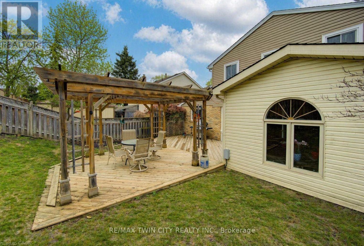 15 Deerwood Crescent, Kitchener, Ontario  N2N 1R4 - Photo 36 - X12956504