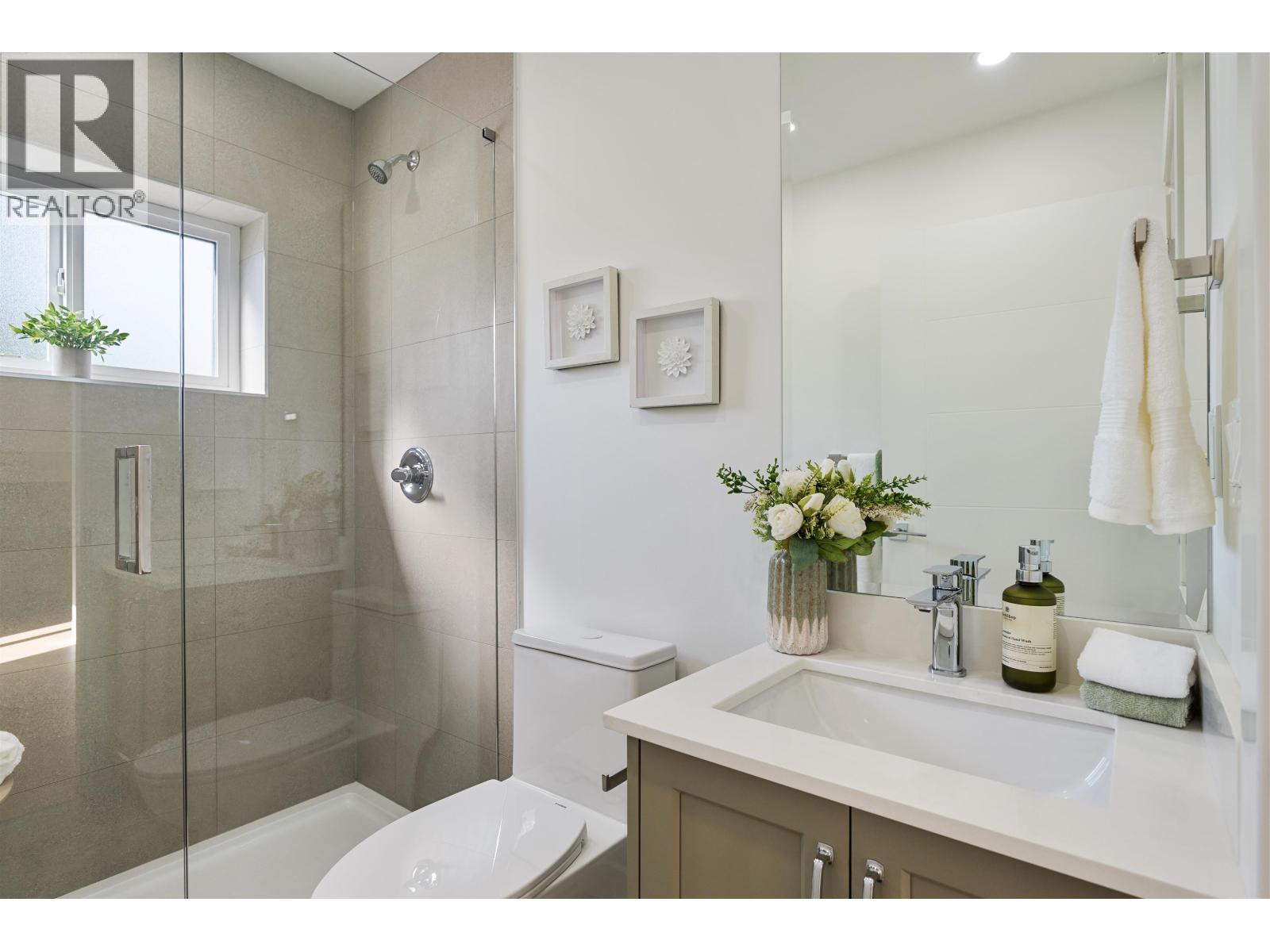 1 2447 E 41 Avenue, Vancouver, British Columbia  V5R 2W2 - Photo 12 - R3120616