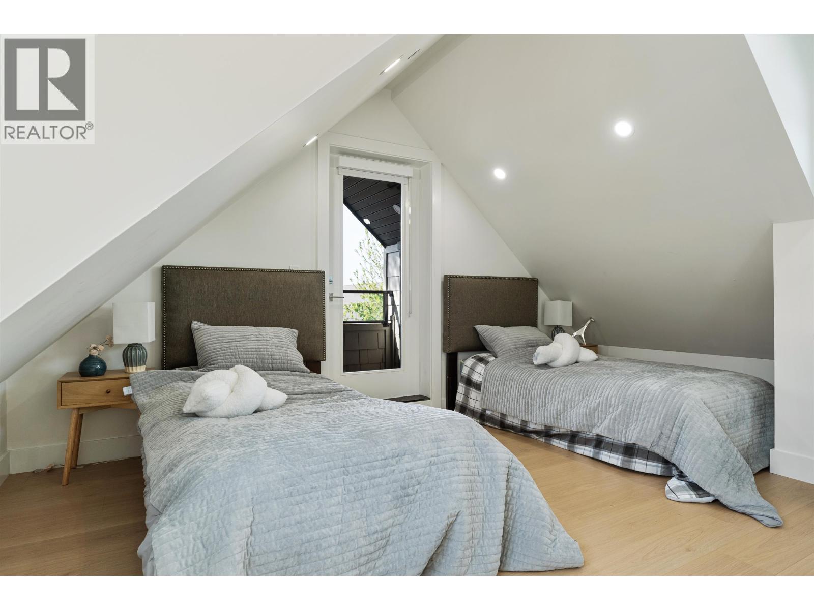 1 2447 E 41 Avenue, Vancouver, British Columbia  V5R 2W2 - Photo 14 - R3120616