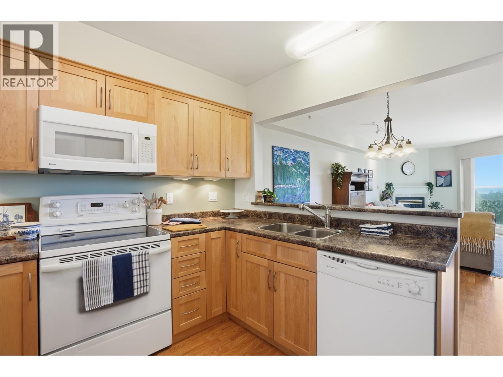 302 5780 Trail Avenue, Sechelt, British Columbia  V7Z 0K5 - Photo 14 - R3120630