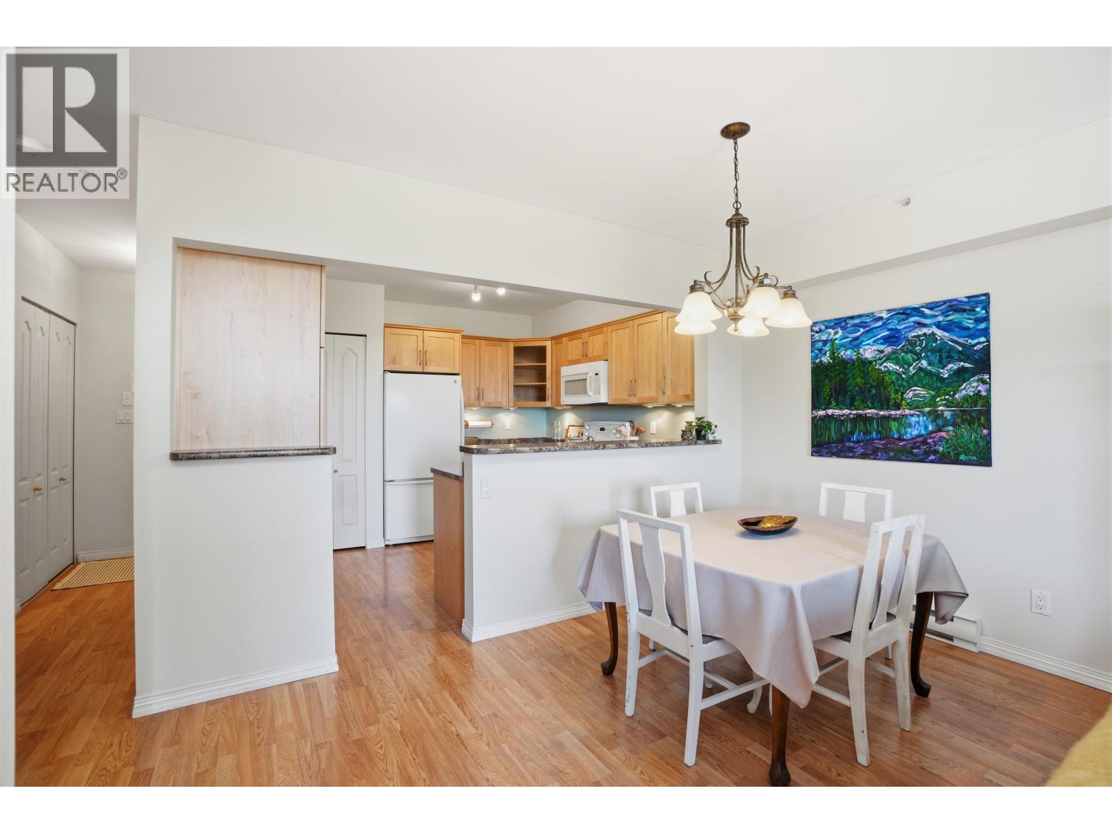 302 5780 Trail Avenue, Sechelt, British Columbia  V7Z 0K5 - Photo 9 - R3120630
