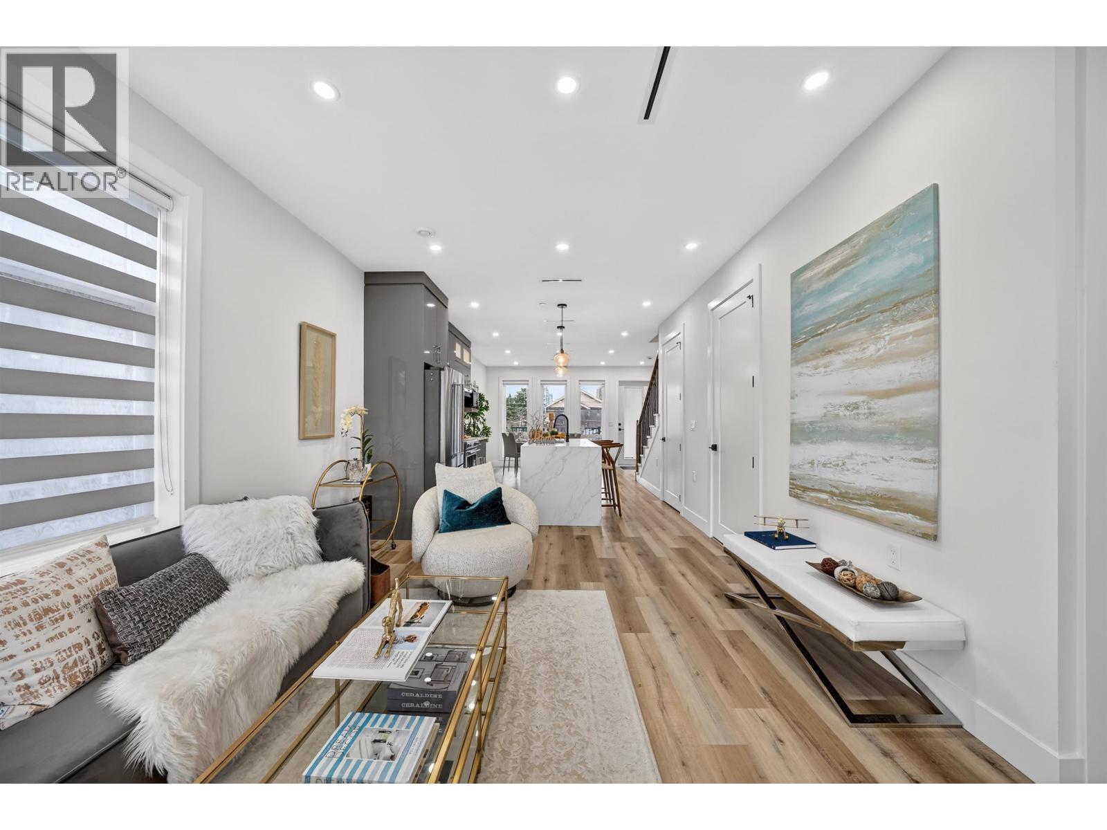 514 W 60th Avenue, Vancouver, British Columbia  V6P 1Z7 - Photo 2 - R3120633