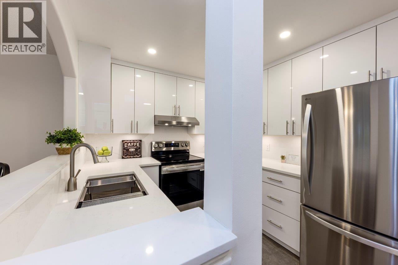201 2800 Chesterfield Avenue, North Vancouver, British Columbia  V7N 4M1 - Photo 12 - R3120637
