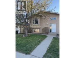 34 Blackfoot Road W, Lethbridge, Alberta