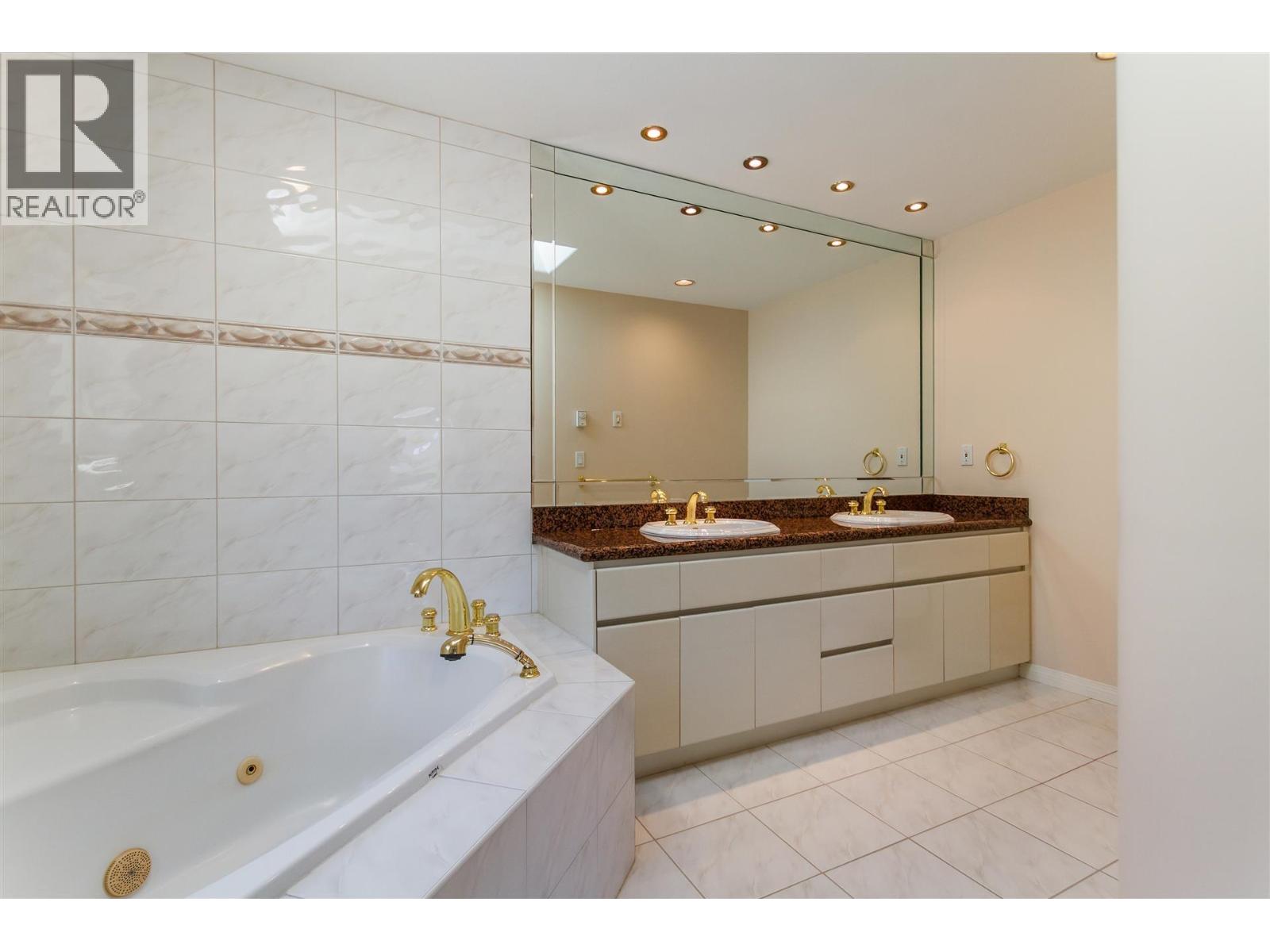 7551 Lombard Road, Richmond, British Columbia  V7C 3M9 - Photo 20 - R3120608