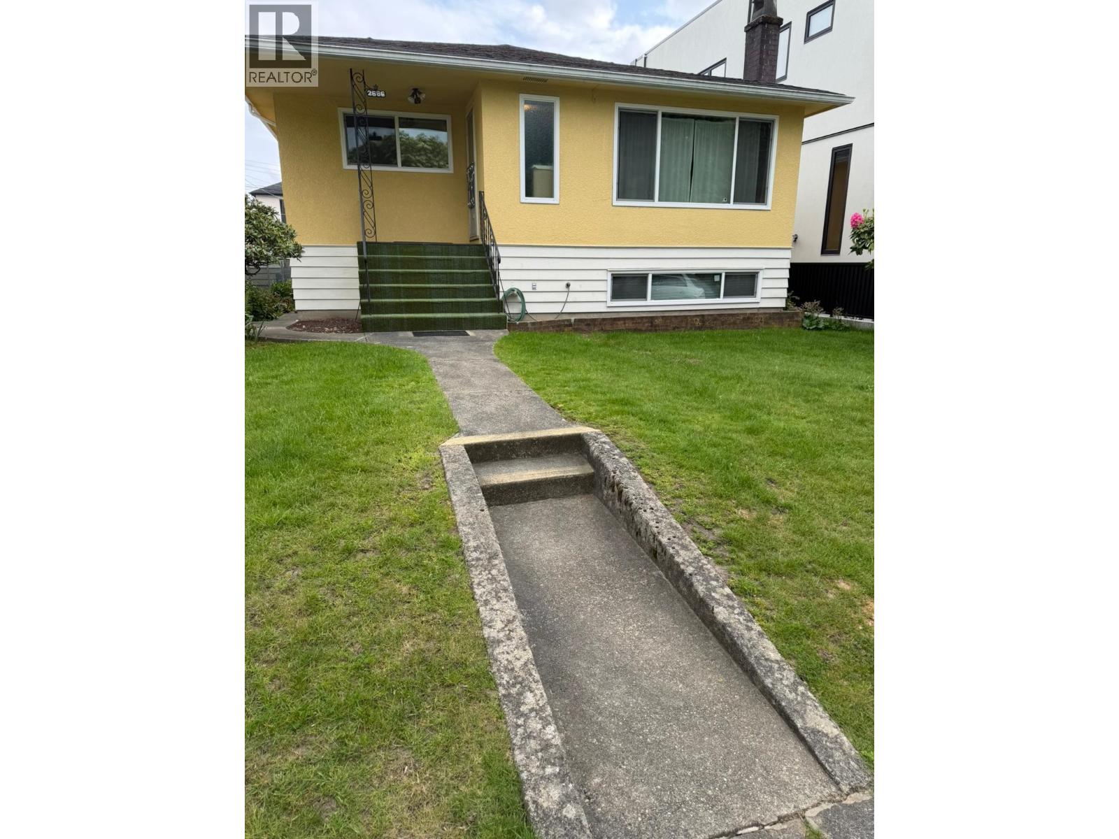2666 WAVERLEY AVENUE, Vancouver, British Columbia