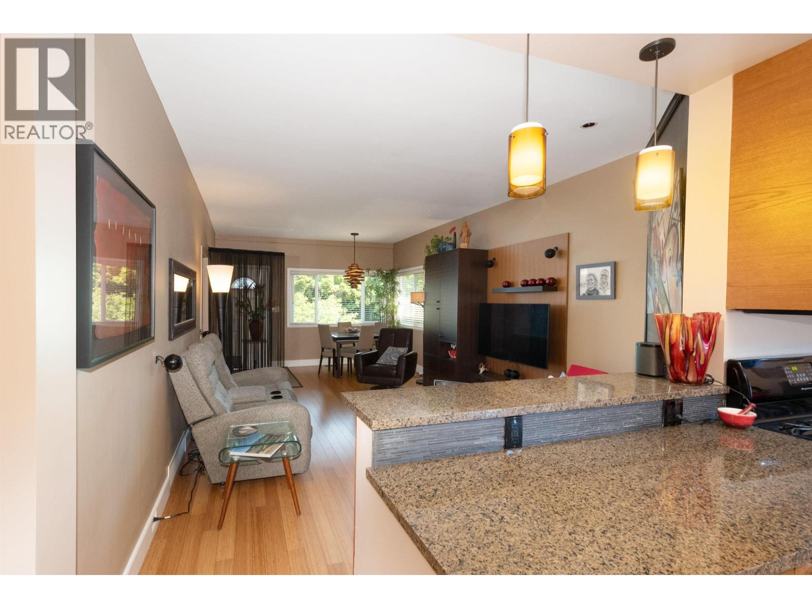 4961 St. Catherines Street, Vancouver, British Columbia  V5W 3E9 - Photo 3 - R3120651
