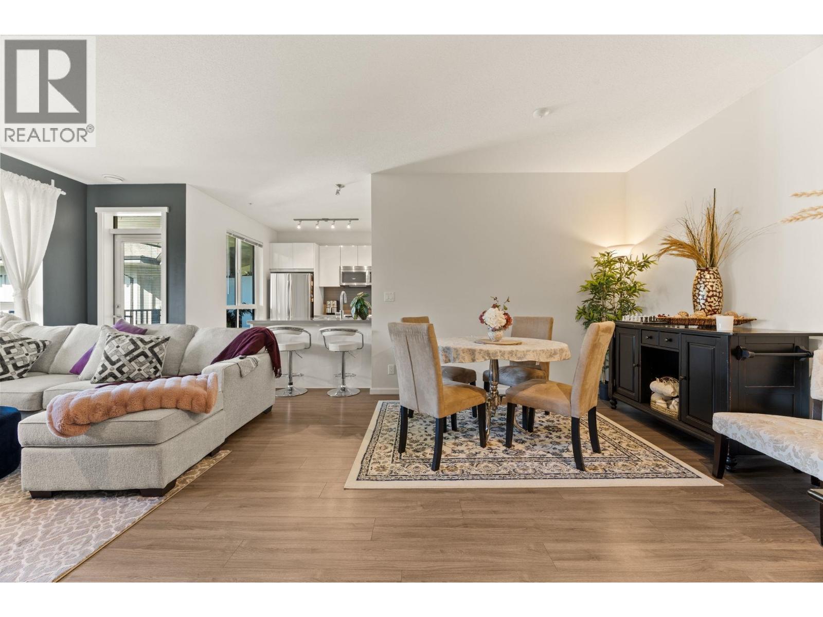 412 3107 Windsor Gate, Coquitlam, British Columbia  V3B 0L1 - Photo 2 - R3120634