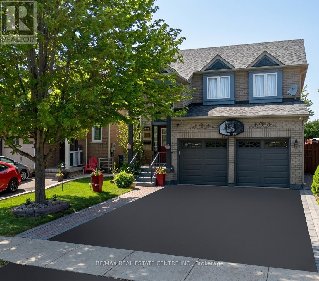 82 EARL GREY CRESCENT, Brampton, Ontario