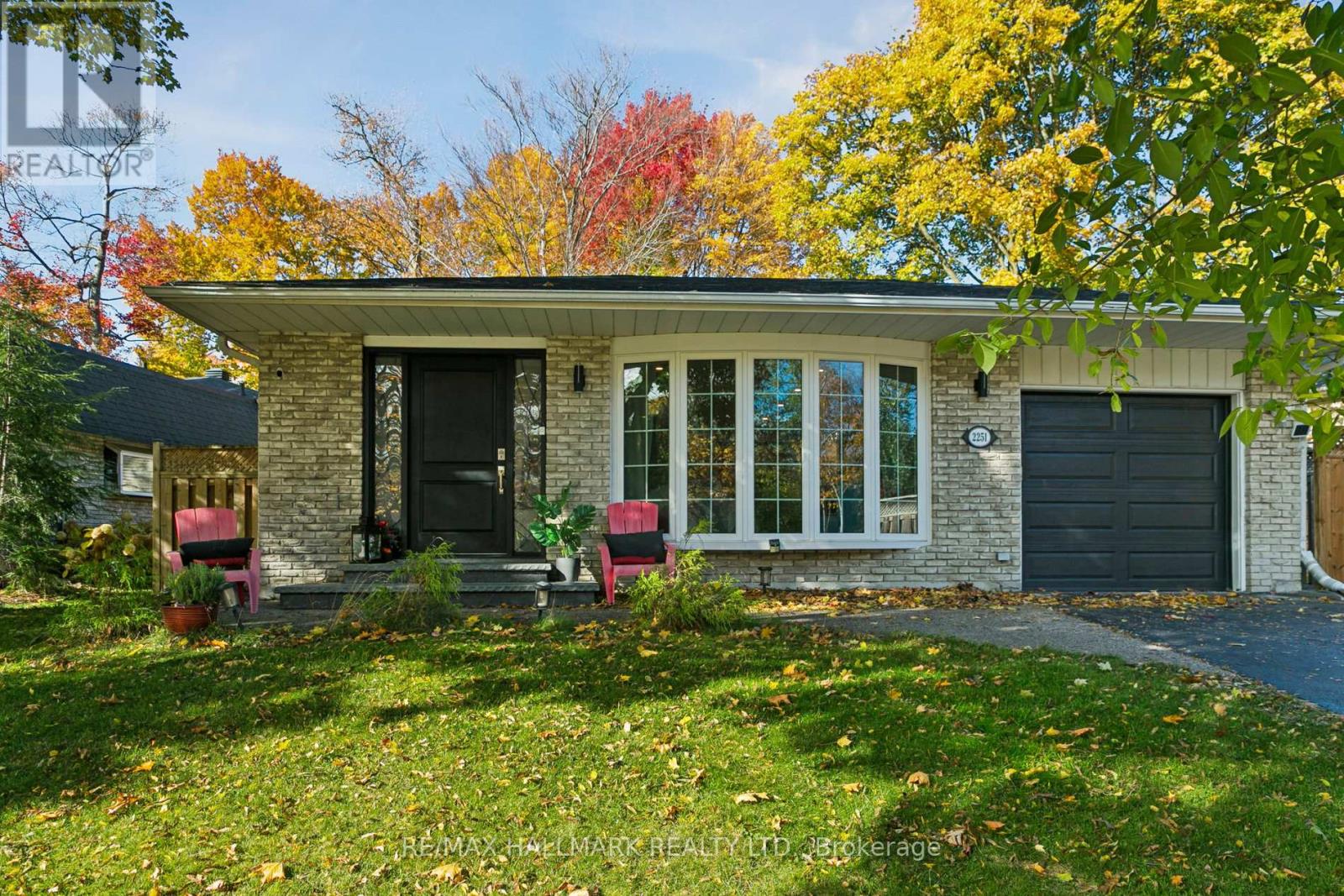 2251 Carol Road, Oakville (Fd Ford), Ontario  L6J 5K9 - Photo 2 - W13093602