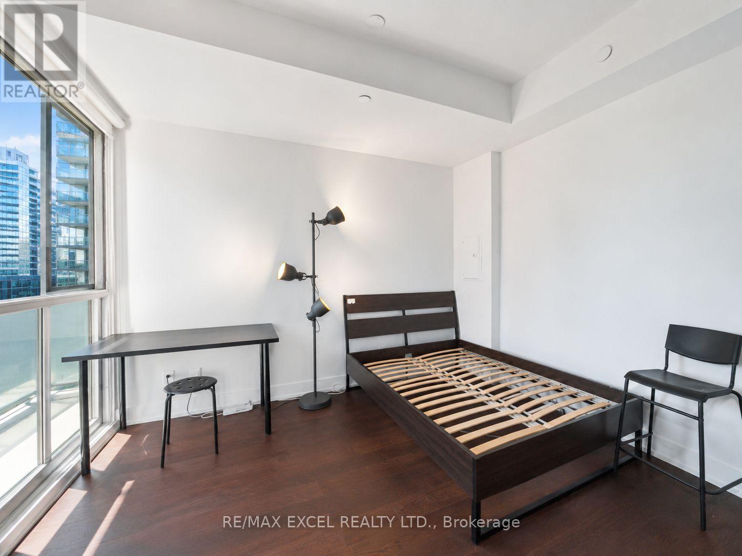1802 - 7 Grenville Street, Toronto, Ontario  M4Y 0E9 - Photo 6 - C13045456
