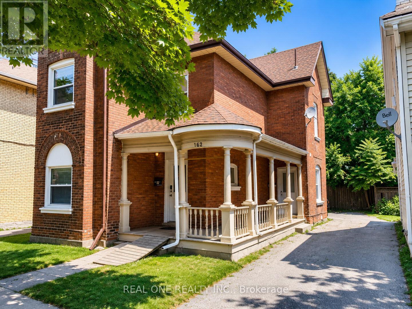 MAIN FLOOR - 162 DARLING STREET, Brantford, Ontario