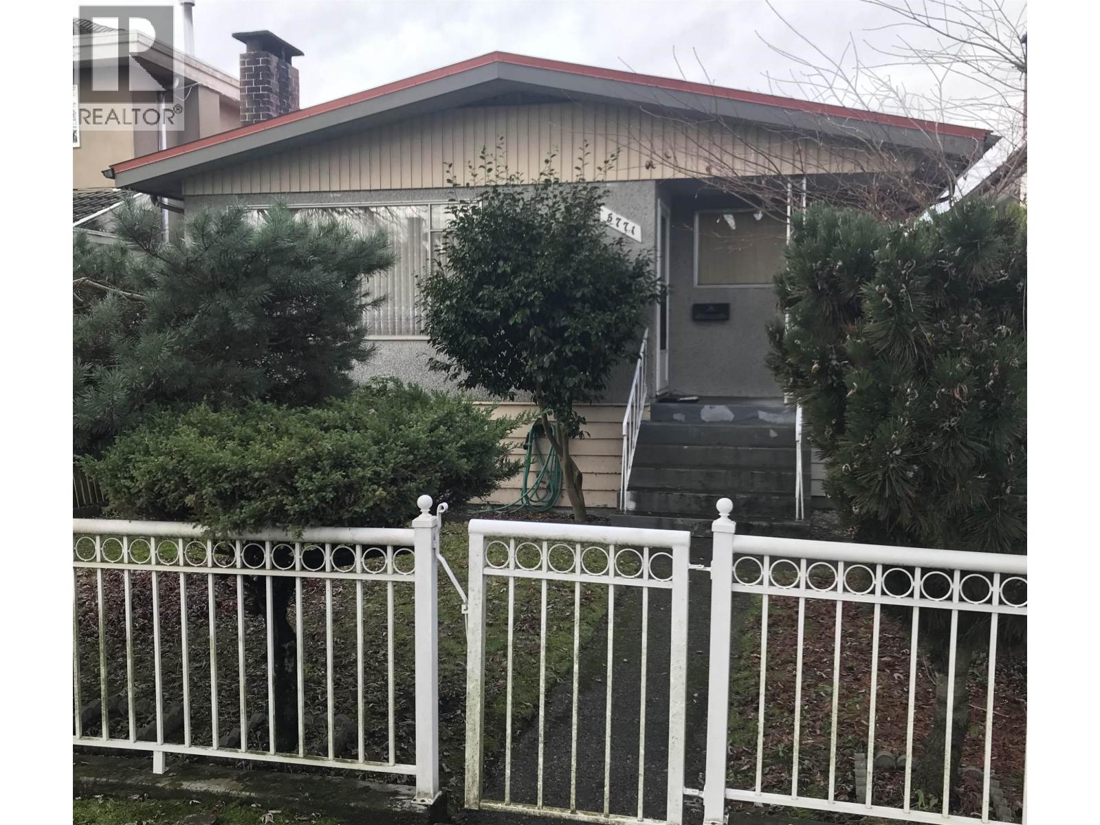 5771 SHERBROOKE STREET, Vancouver, British Columbia