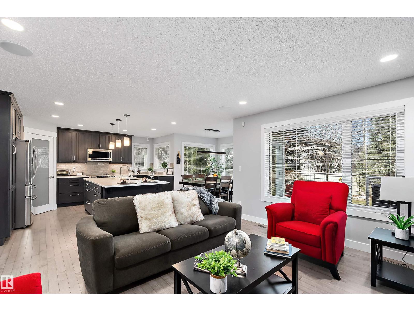 1223 117 St Nw, Edmonton, Alberta  T6J 7E5 - Photo 9 - E4486099