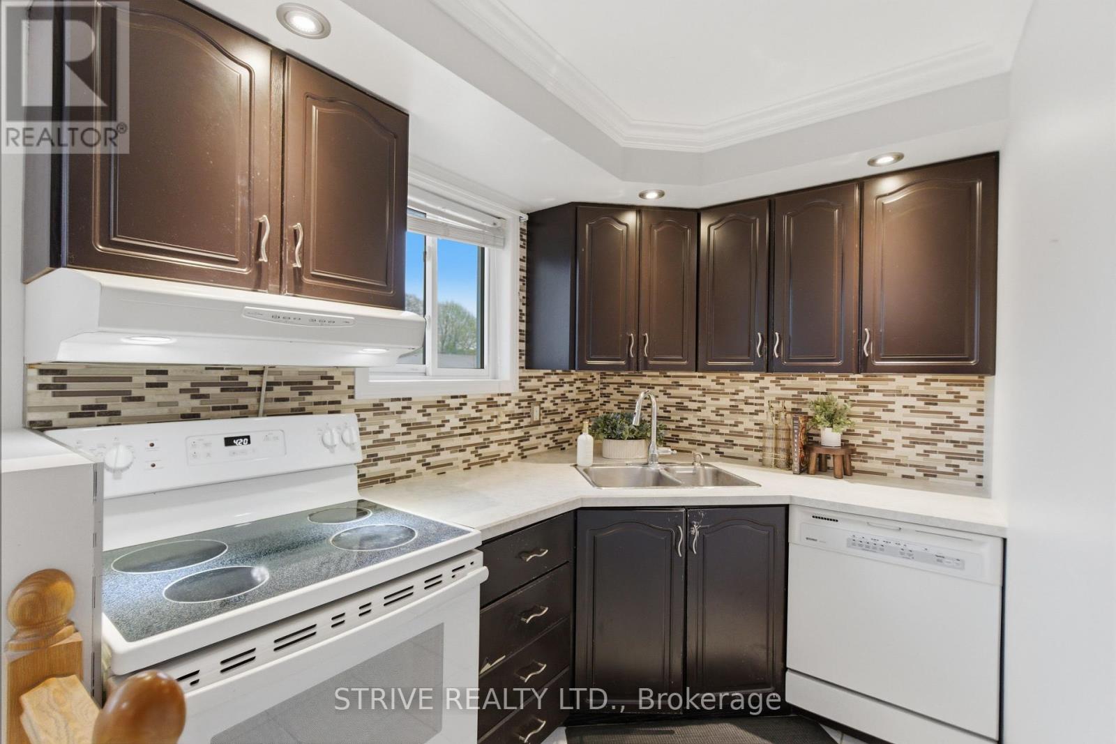 90 Southwood Street, Oshawa, Ontario  L1G 6L7 - Photo 22 - E13091578