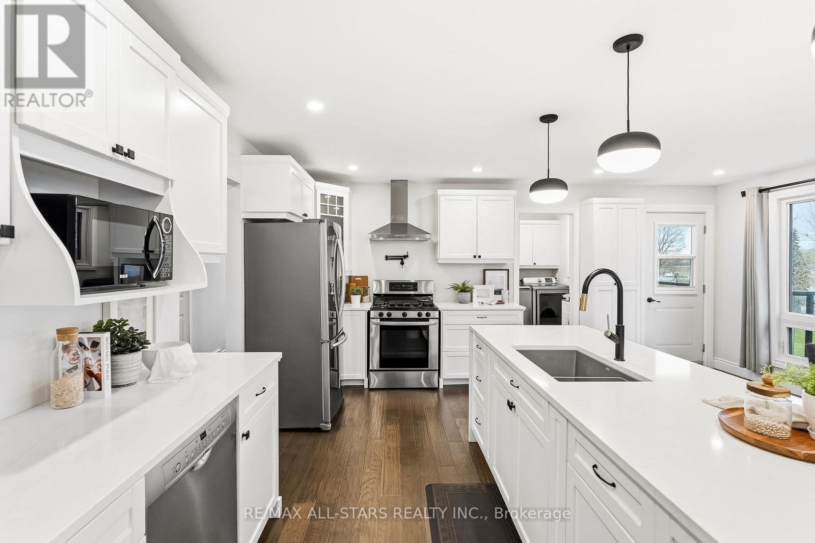 20915 Brunon Avenue, Kawartha Lakes (Mariposa), Ontario  L0C 1G0 - Photo 11 - X13093628
