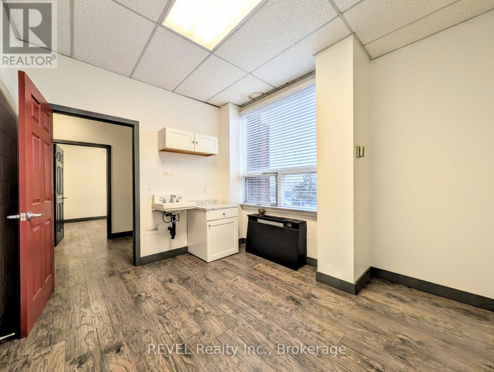 M3 - 112 Queenston Street, St. Catharines, Ontario  L2R 2Z4 - Photo 6 - X13093630