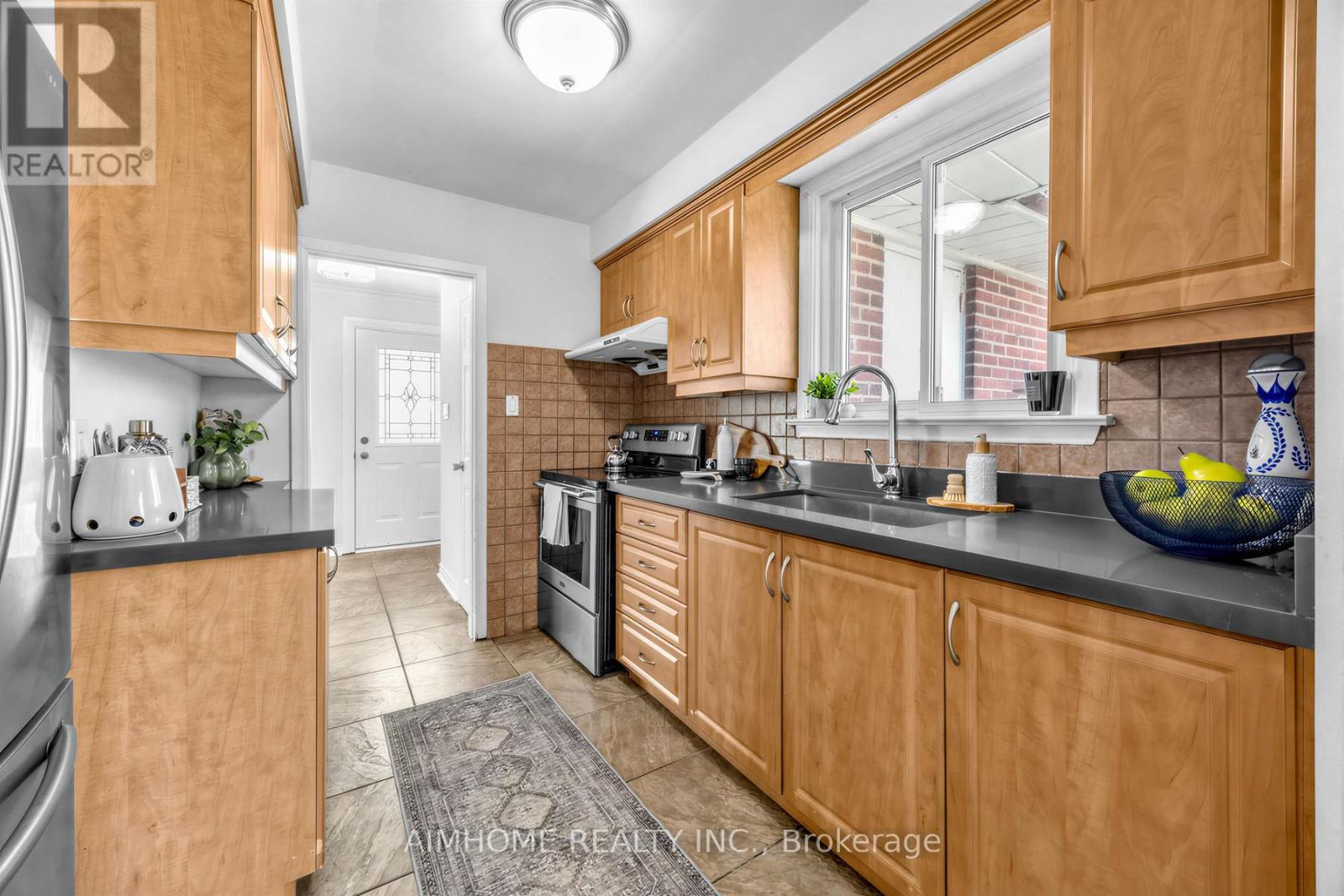 34 Marilake Drive, Toronto, Ontario  M1S 1V7 - Photo 7 - E13093694