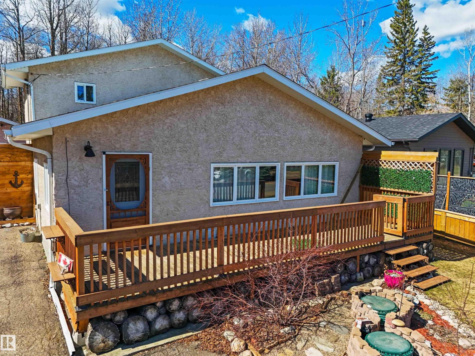 211 Crystal Springs Dr, Rural Wetaskiwin County, Alberta  T0C 2V0 - Photo 2 - E4479290