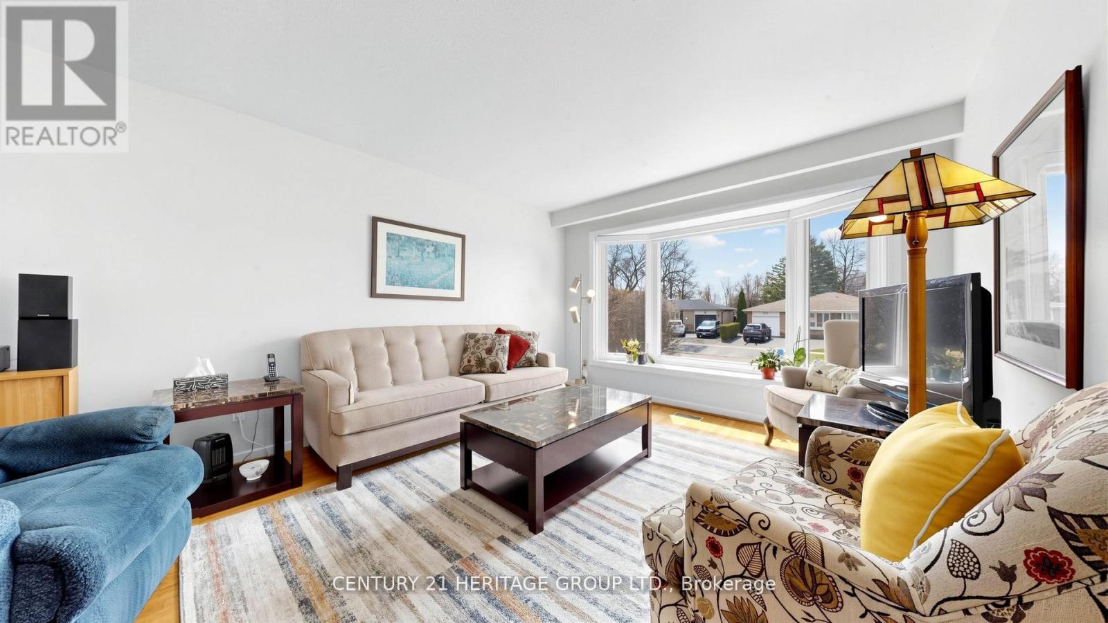 72 Romfield Circuit, Markham, Ontario  L3T 3H6 - Photo 6 - N13093692