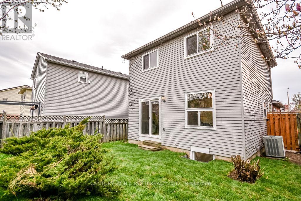 20 Hadden Crescent, Barrie, Ontario  L4M 6G6 - Photo 44 - S13093686
