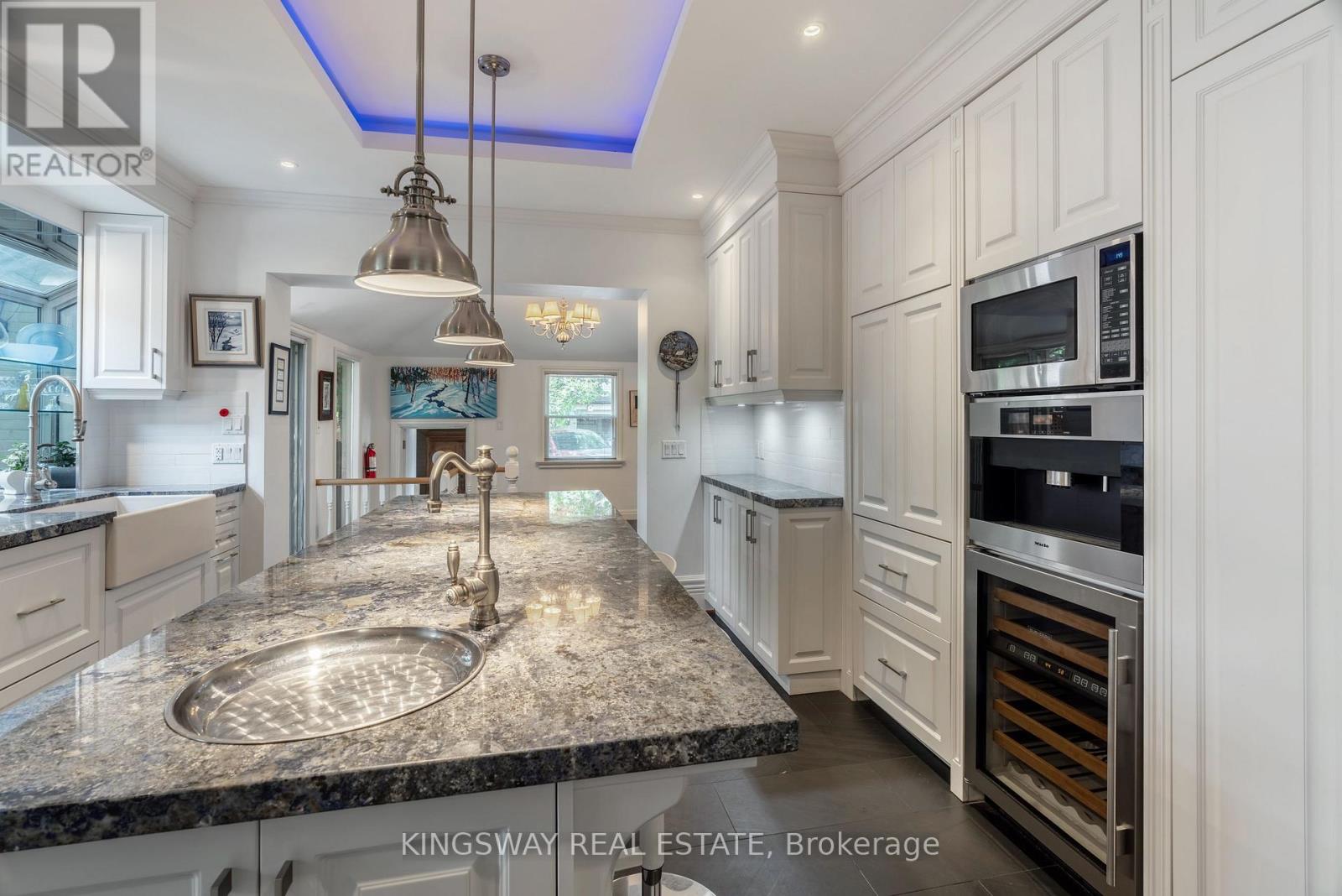 166 High Park Avenue, Toronto, Ontario  M6P 2S4 - Photo 13 - W13093636