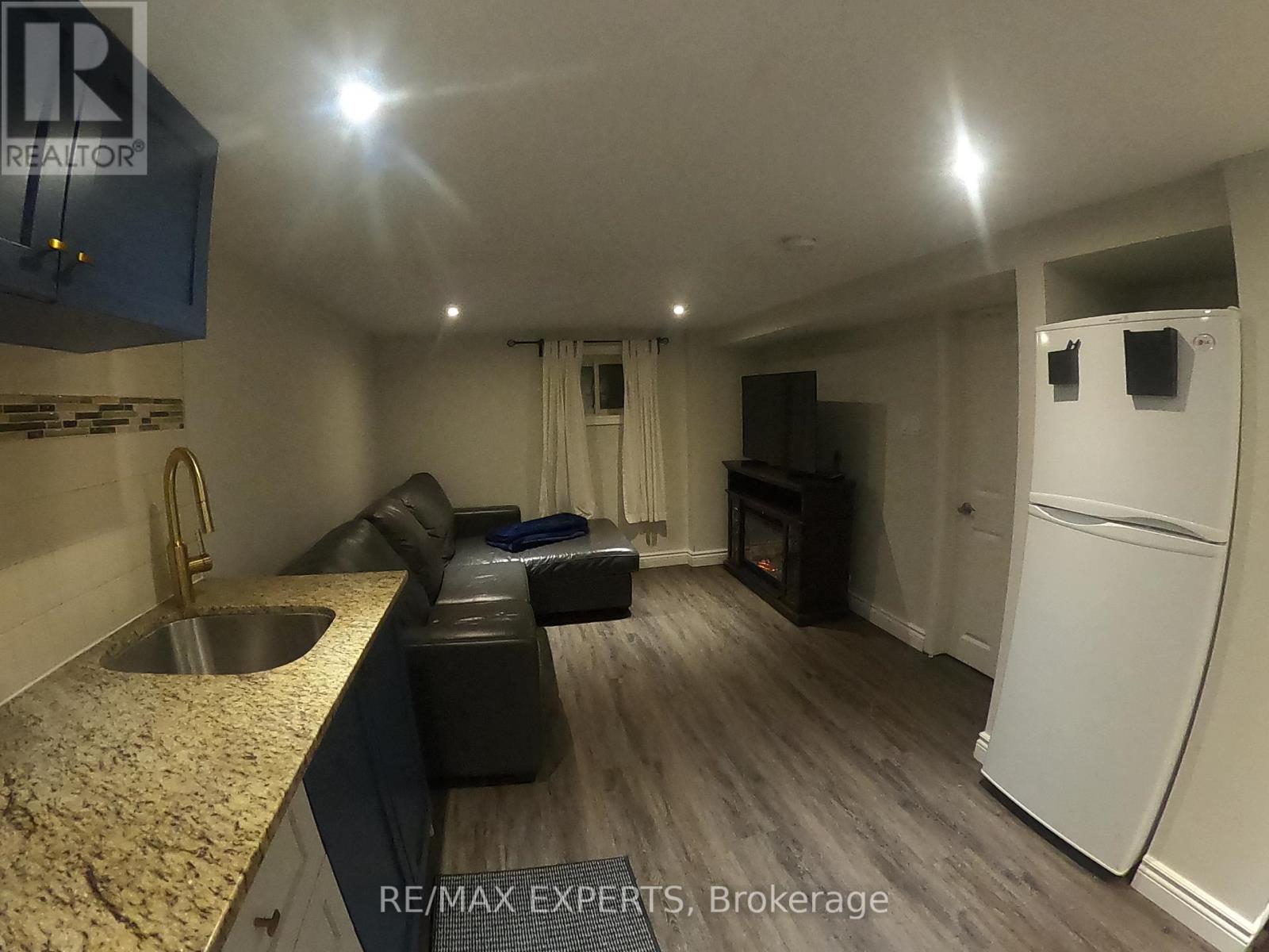 Bsmt - 10 Lady Bank Road, Toronto, Ontario  M8Z 4J5 - Photo 5 - W13093646