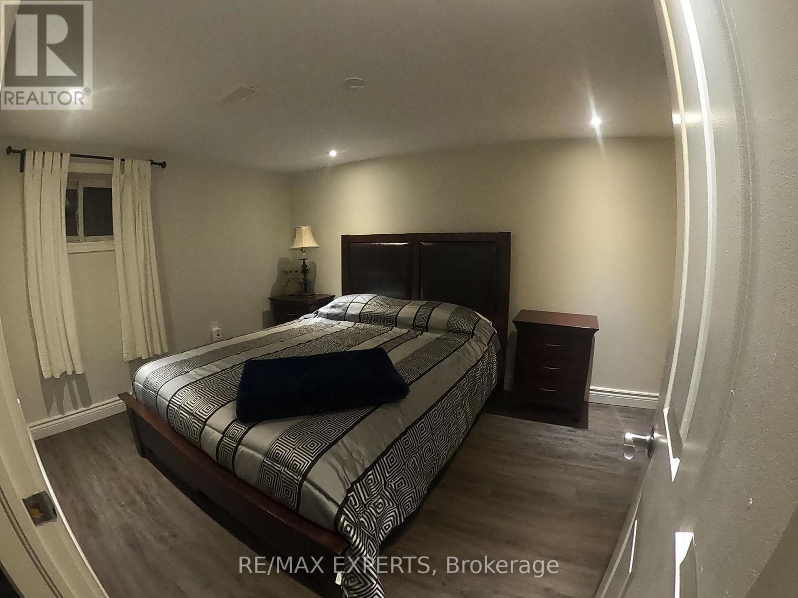 Bsmt - 10 Lady Bank Road, Toronto, Ontario  M8Z 4J5 - Photo 6 - W13093646