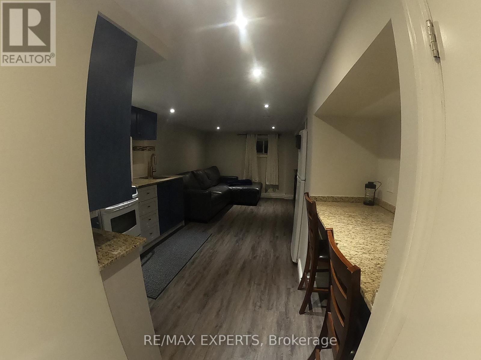 Bsmt - 10 Lady Bank Road, Toronto, Ontario  M8Z 4J5 - Photo 9 - W13093646