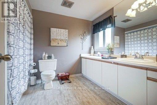 3145 Harris Crescent, Mississauga, Ontario  L5N 4Y4 - Photo 3 - W13093674